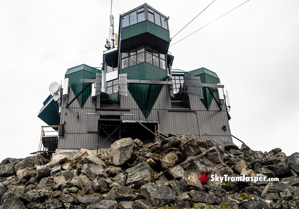 Approaching the Upper Jasper SkyTram Terminal