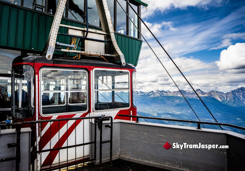 SkyTram top Deck Area